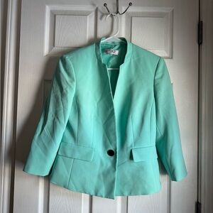 Like new Kasper women’s jacket. Mint green. Size 4